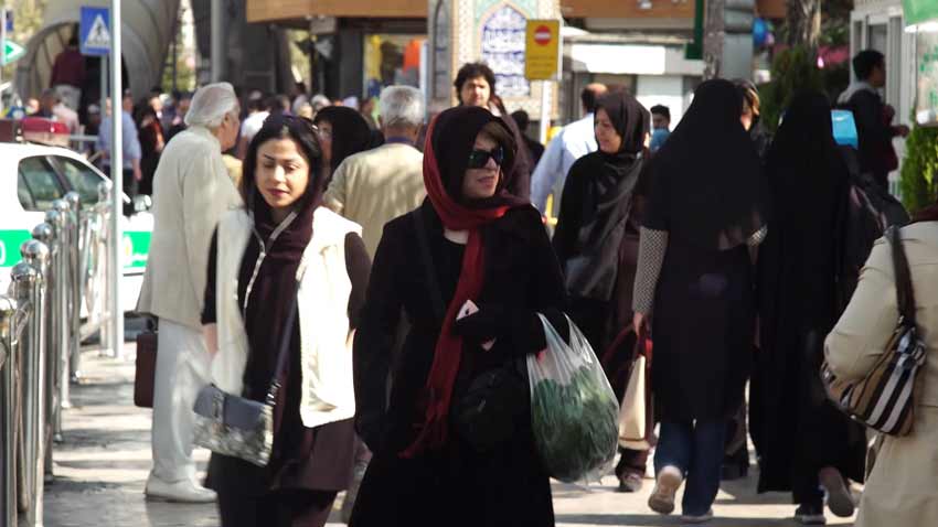 فوتیج عبور و مرور مردم